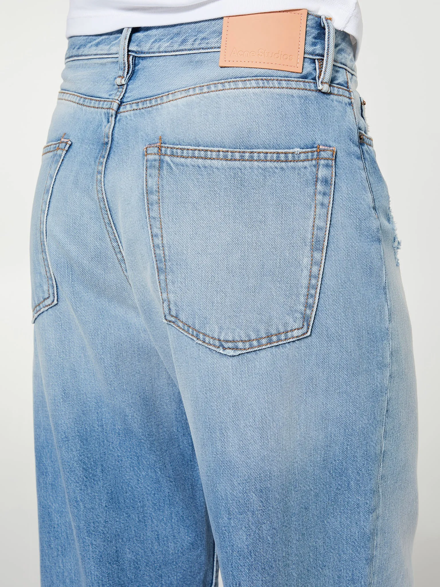 1981F Loose Fit Jeans in Light Blue Vintage