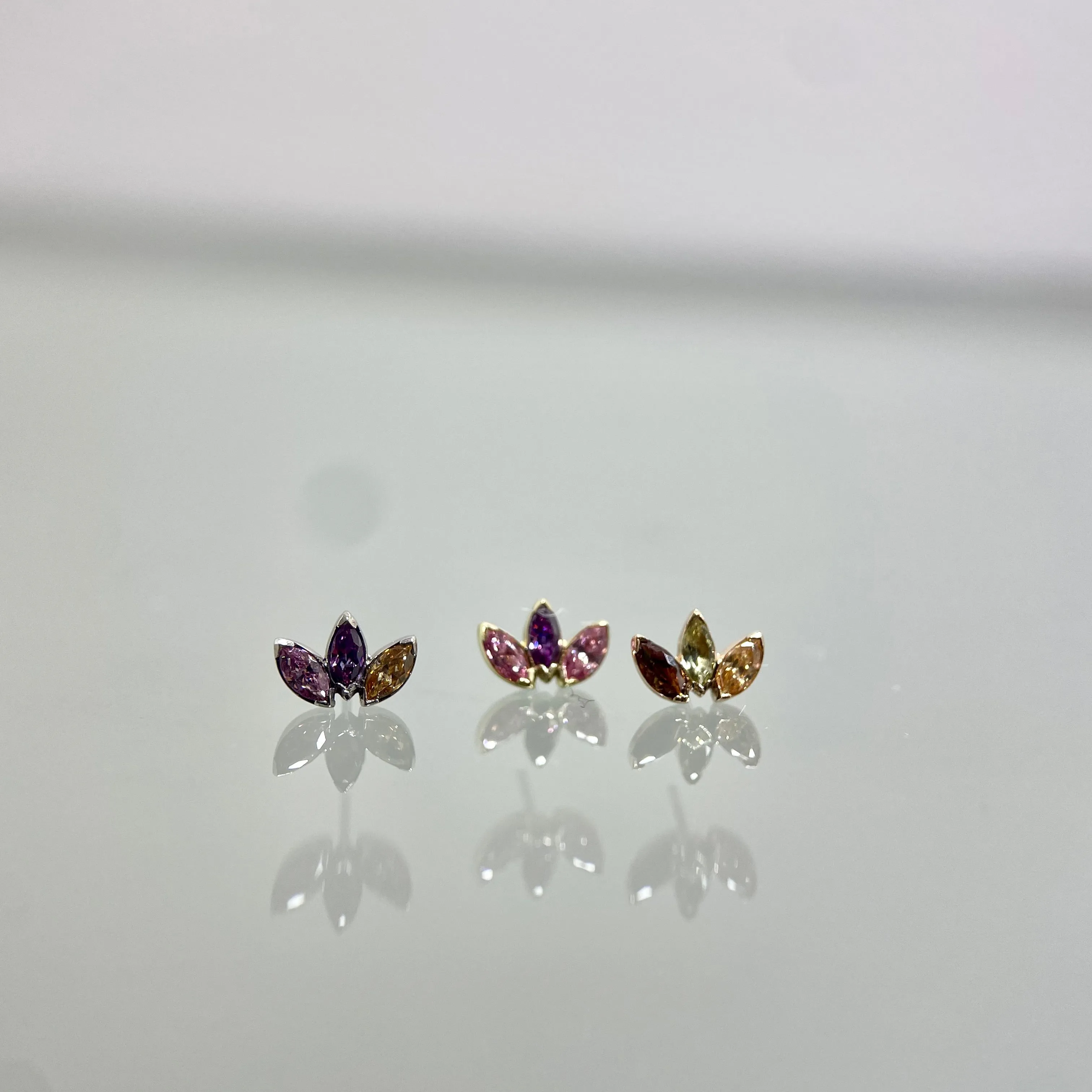 Anatometal  Marquise Fan End 3 Stones Mini Threadless (18K Gold)