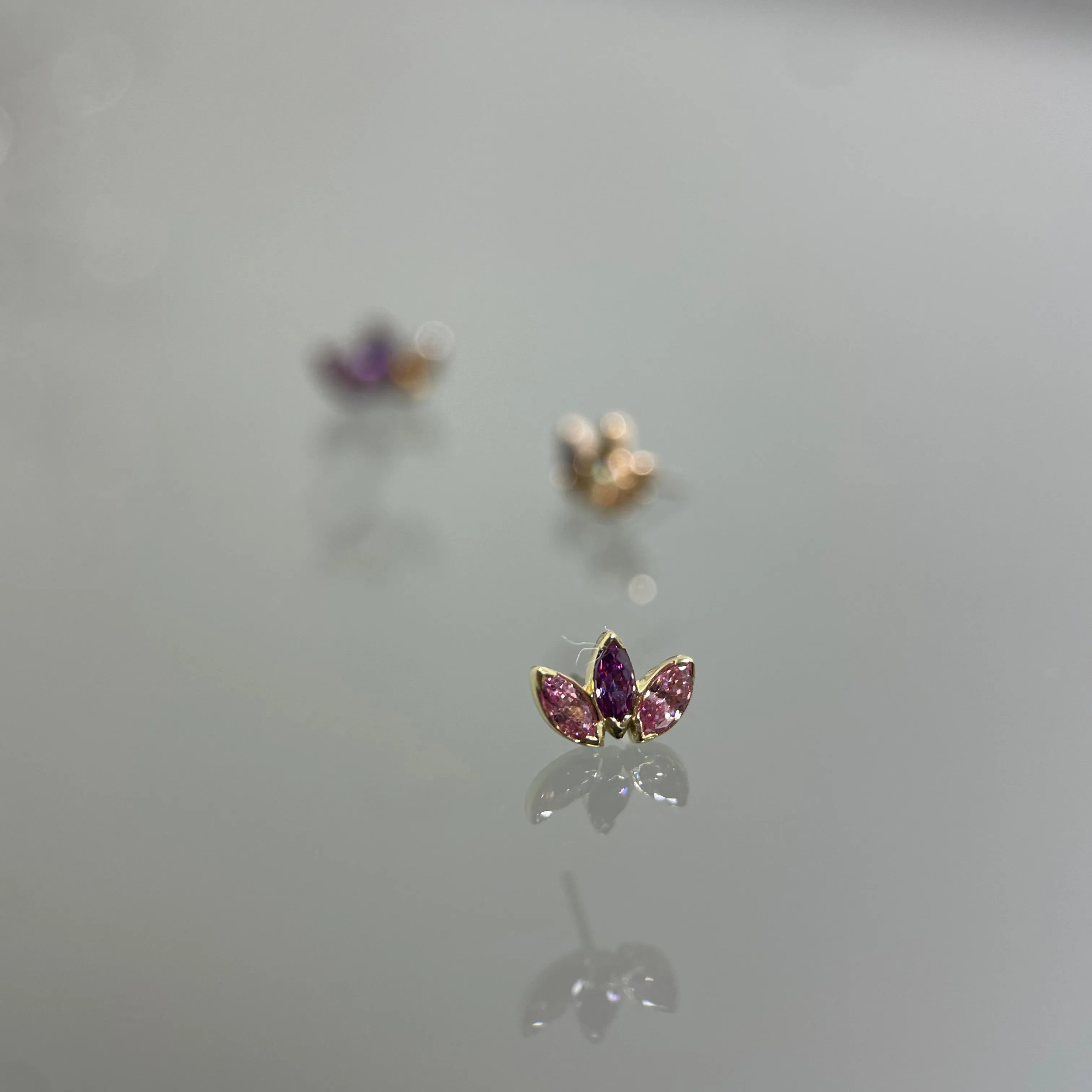 Anatometal  Marquise Fan End 3 Stones Mini Threadless (18K Gold)