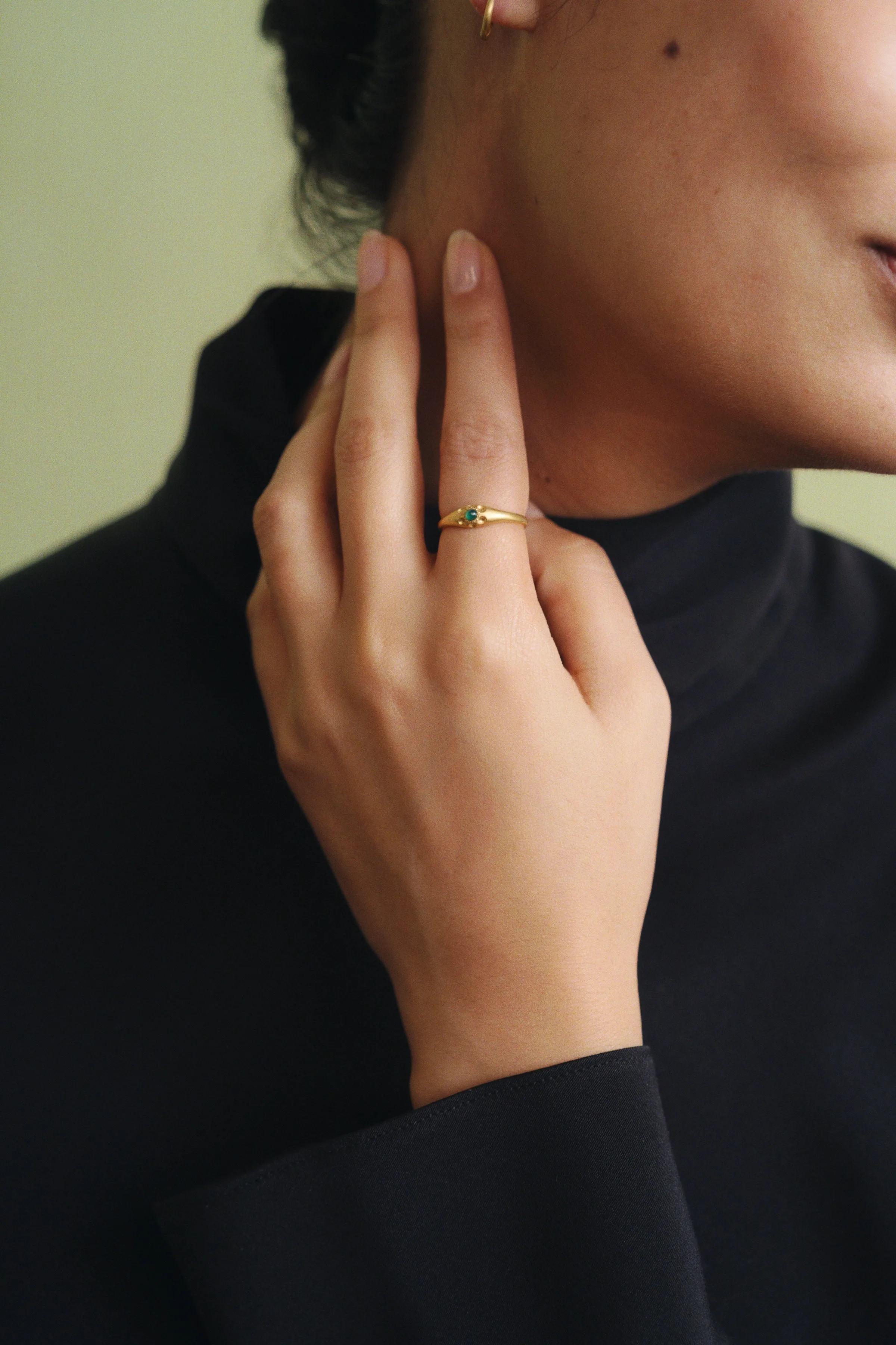 Emerald Rosette Souvenir Ring