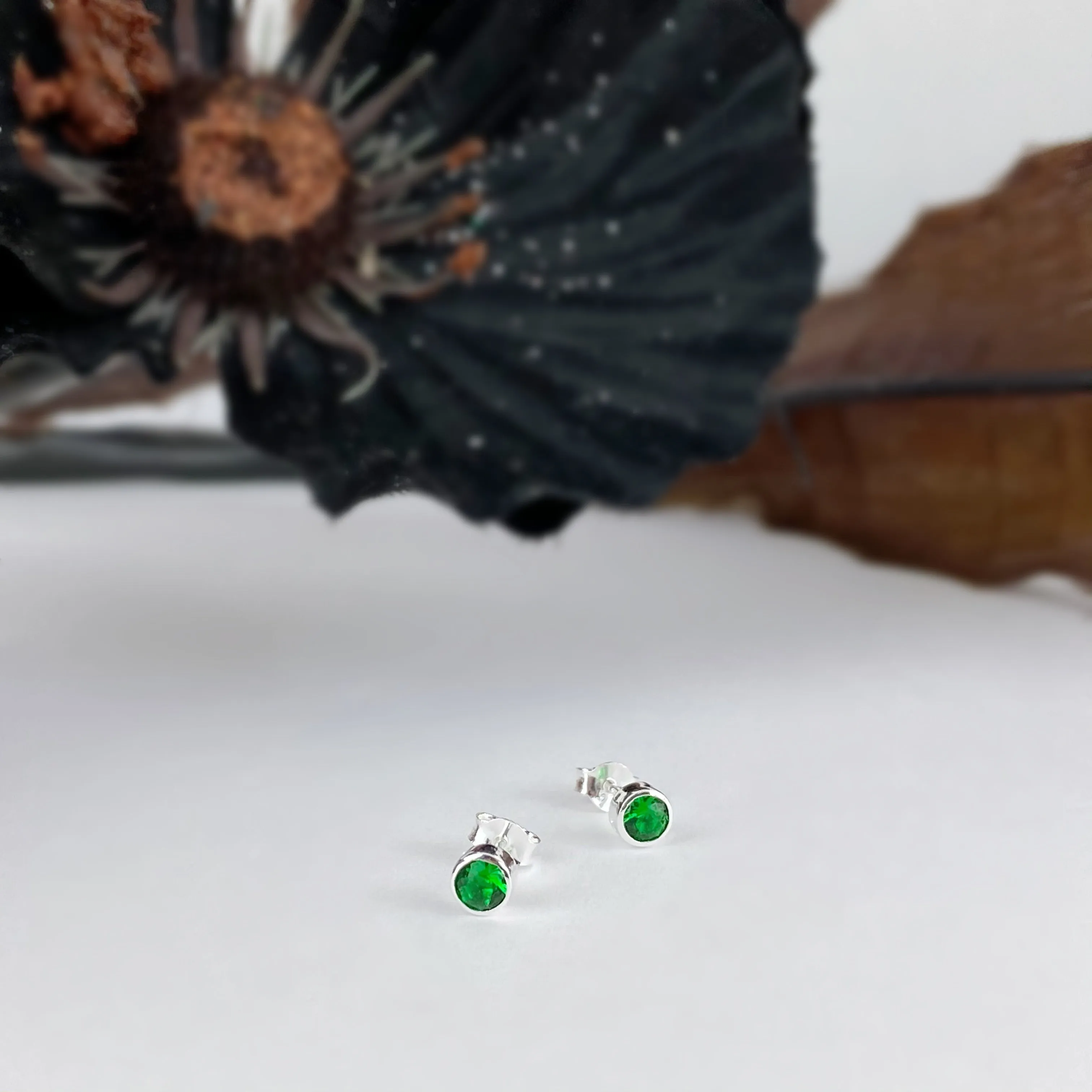 Emerald Sparkle Studs (May) - SE5057