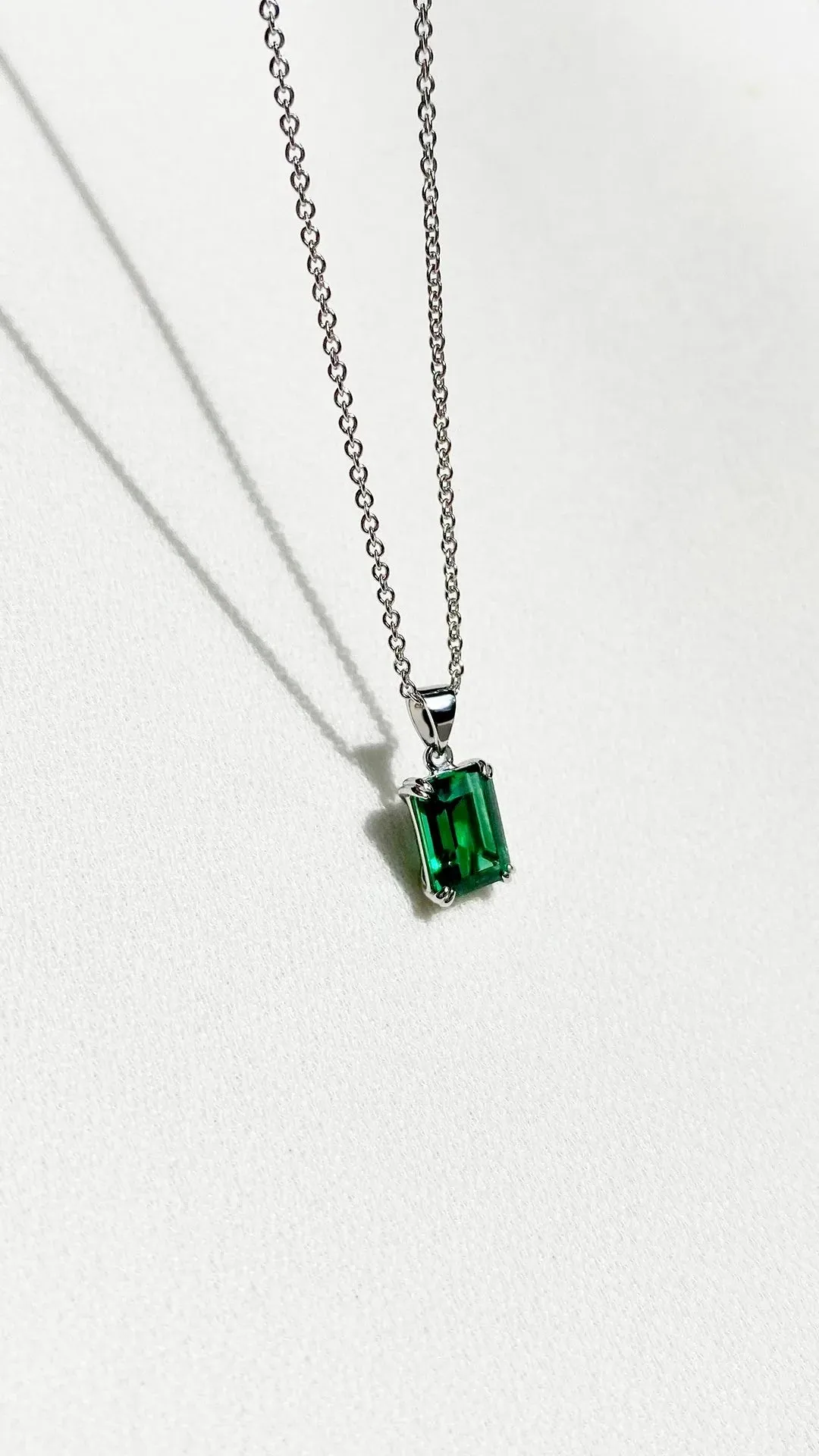 Green Glow Emerald Necklace