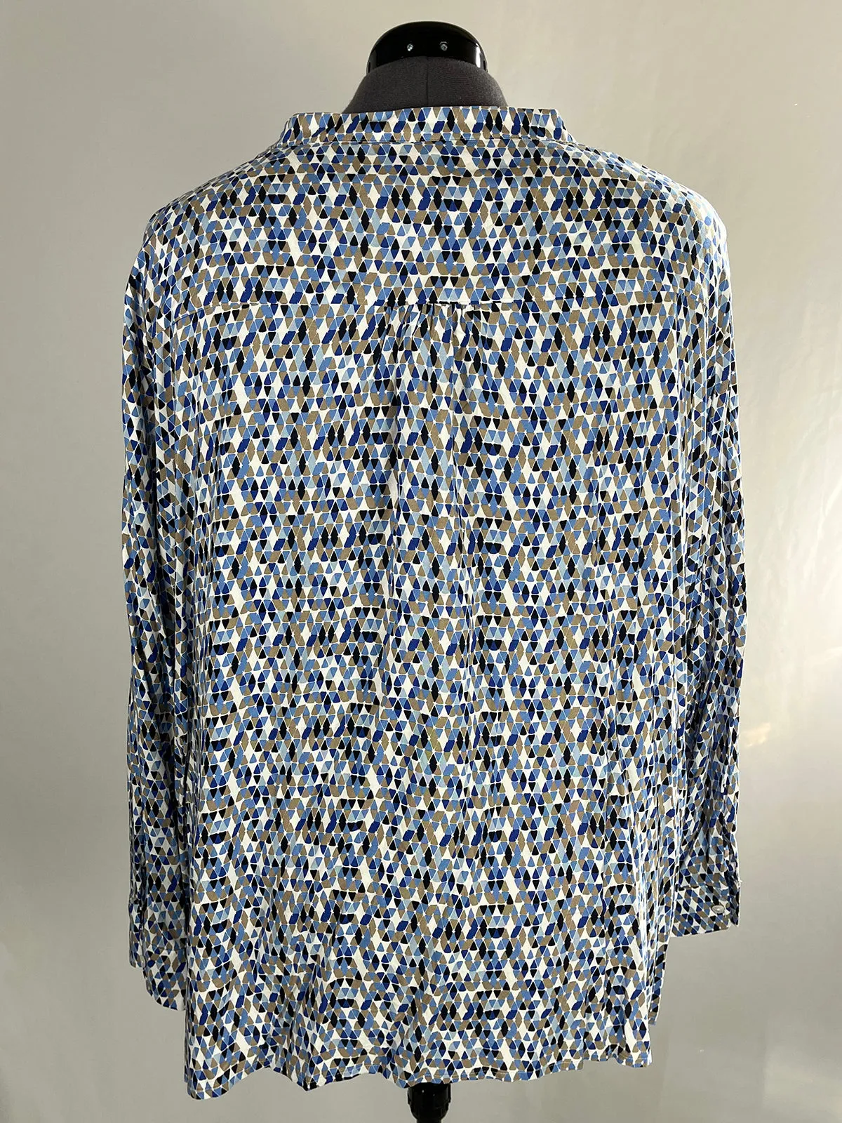 Ulla Popken Size 32/34 Light Blue & Beige Triangles Shirt NWT